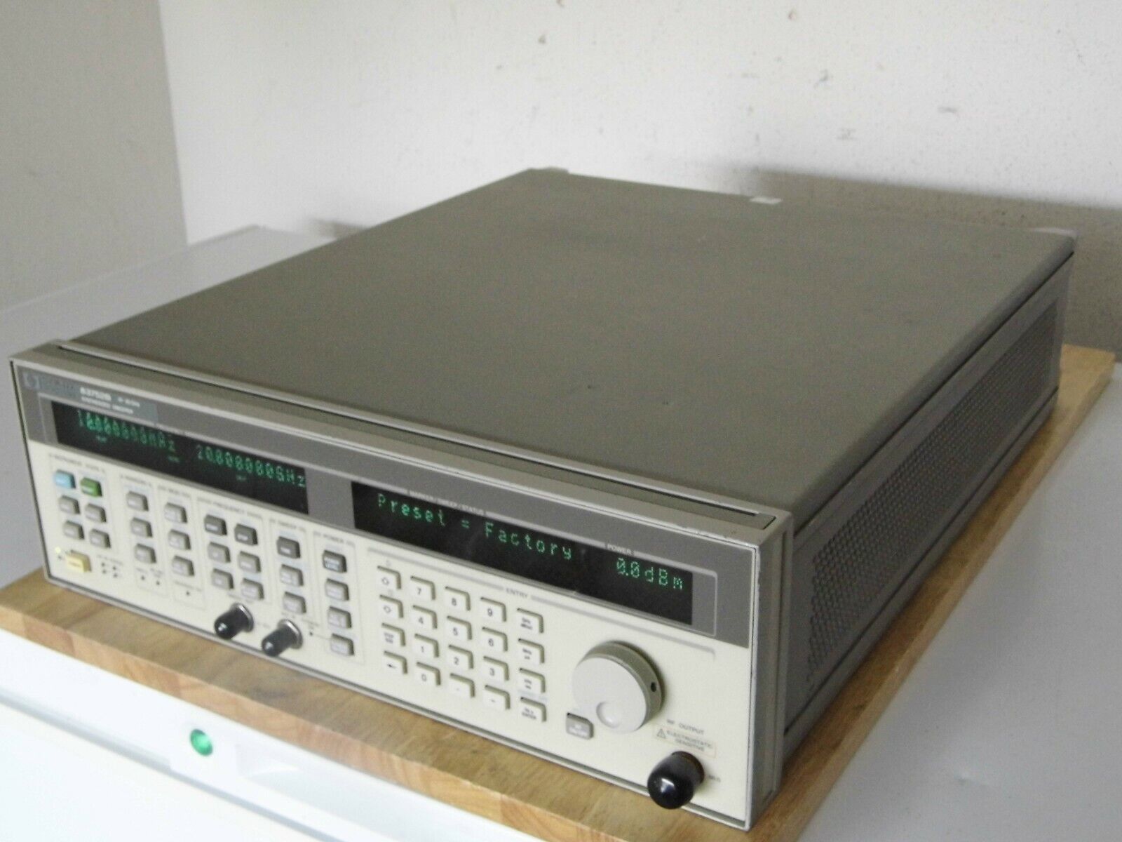 AGILENT HP 83752B 1E1 1E5, .01 - 20 GHz SYNTHESIZED SWEEPER w/ WARRANTY AGILENT HP 83752B 1E1 1E5, .01 - 20 GHz SYNTHESIZED SWEEPER w/ WARRANTY